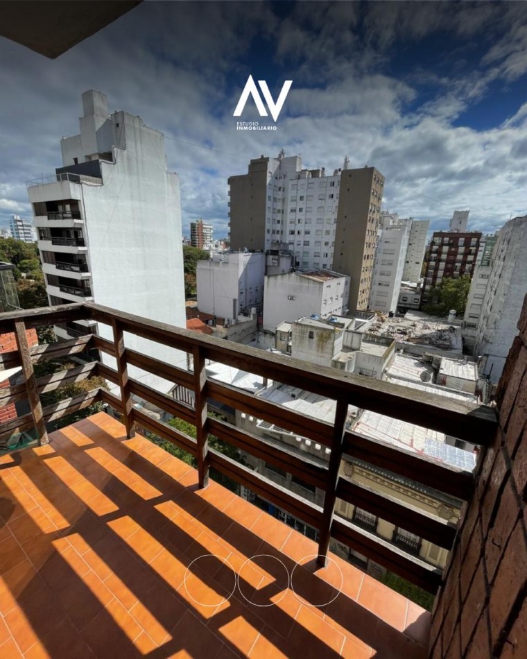 Alquiler un ambiente! 12 meses. San Luis y Colon 
