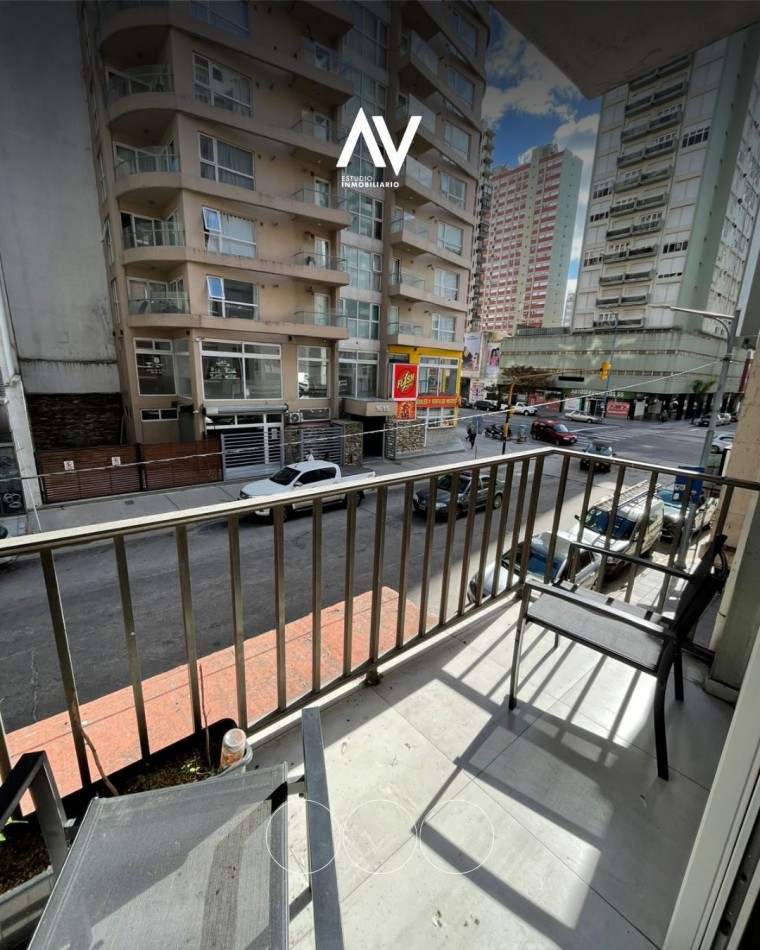 En venta tres ambientes totalmente reciclado con balcon y patio cubierto apto redito!