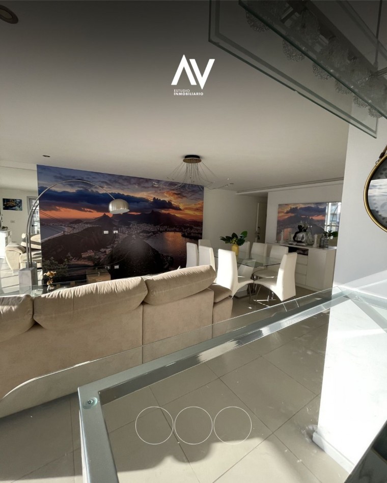 En venta! Semipiso 4 ambientes con doble cochera Guemes y la costa 