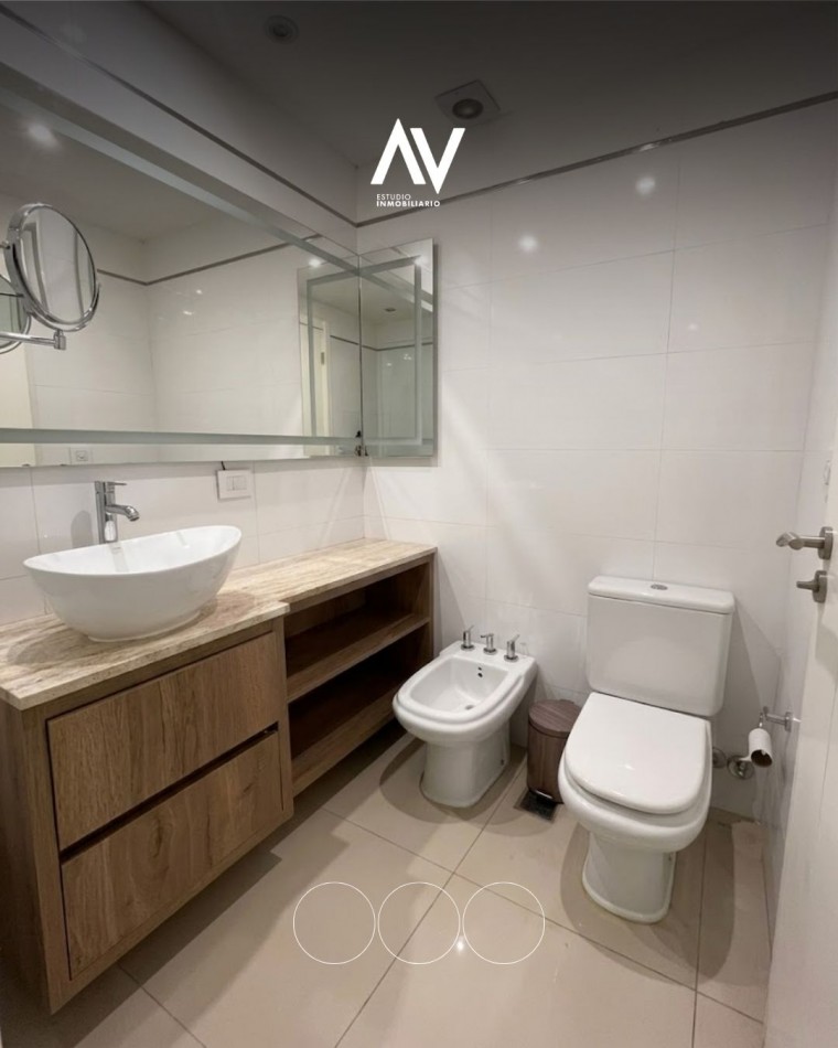 En venta! Semipiso 4 ambientes con doble cochera Guemes y la costa 