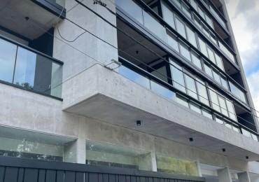 En Venta dos ambientes con balcon y parrilla. A estrenar!