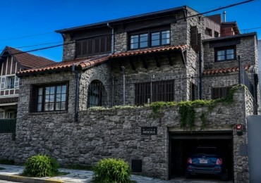 En venta! Casona ideal para Hotel o remodelar.